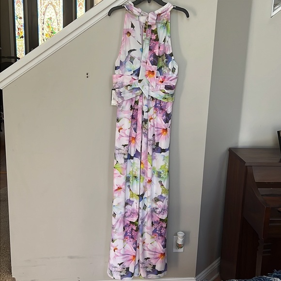 Adrianna Papell Women's Floral Halter Gown. - Picture 5 of 16